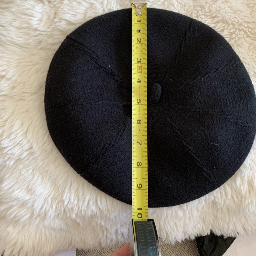 Elegant Black Women's Beret worn one time only. In great condition. - Picture 6 of 6